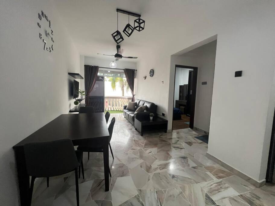 Glory Beach Aparment 2 Bedroom Петалинг Джая Екстериор снимка